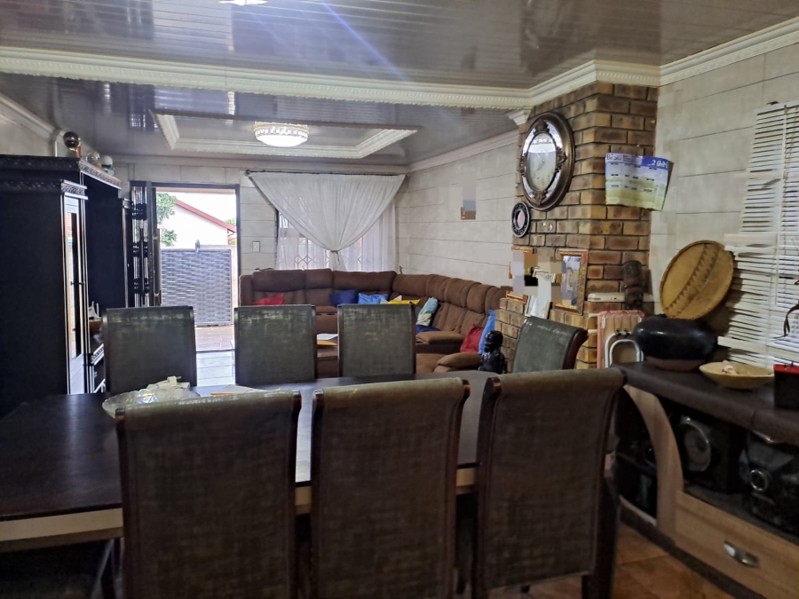 To Let 3 Bedroom Property for Rent in Geelhoutpark North West